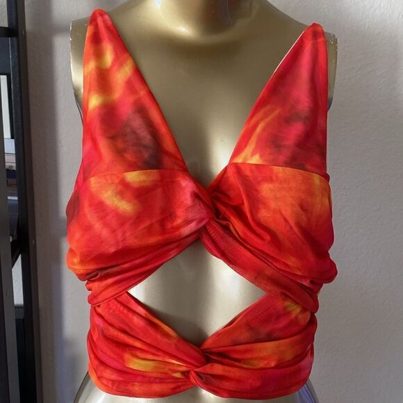 Red orange stretch top cut out size medium adj straps - Picture 2 of 8